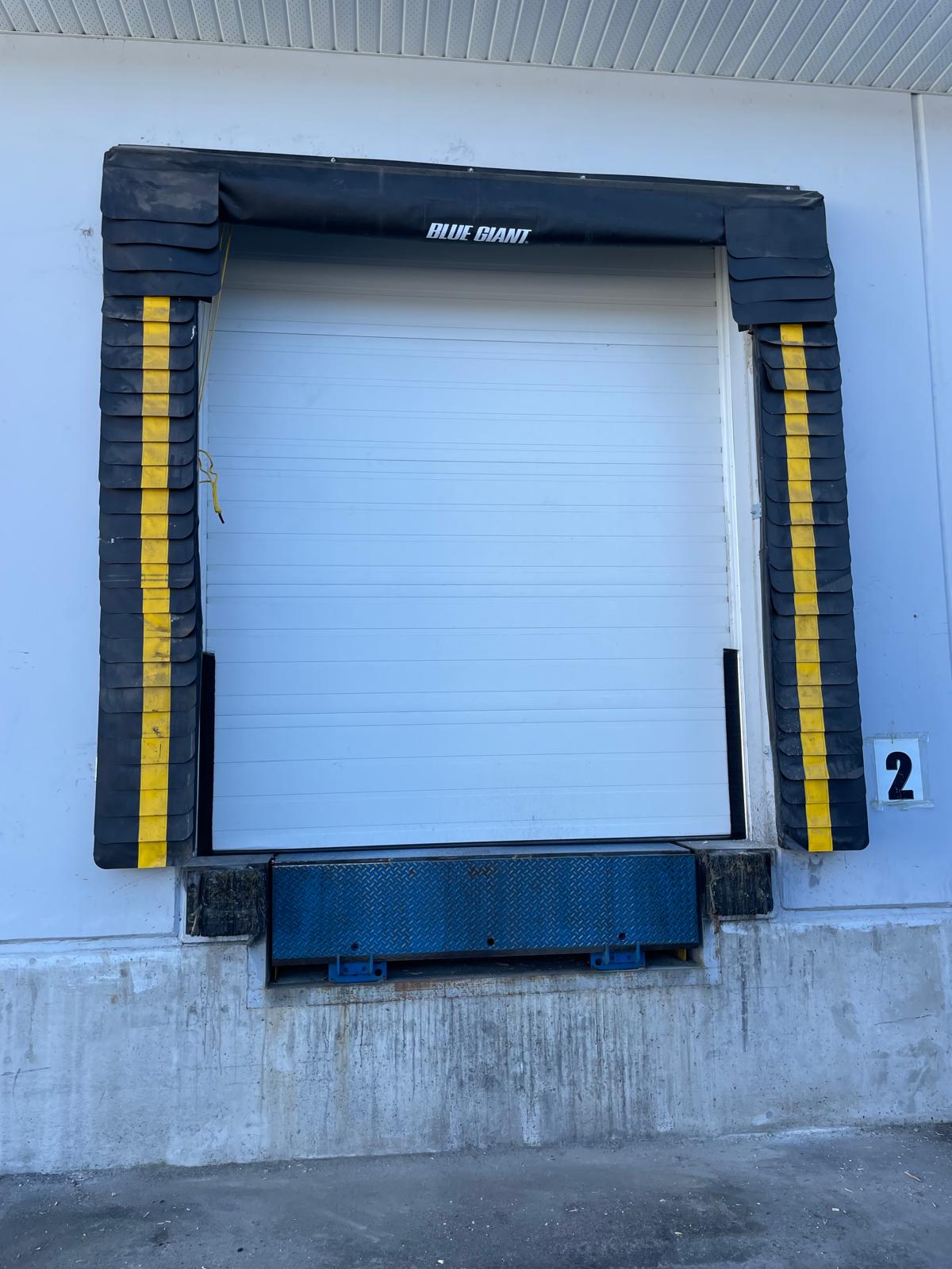 Industrial garage door with dock seals